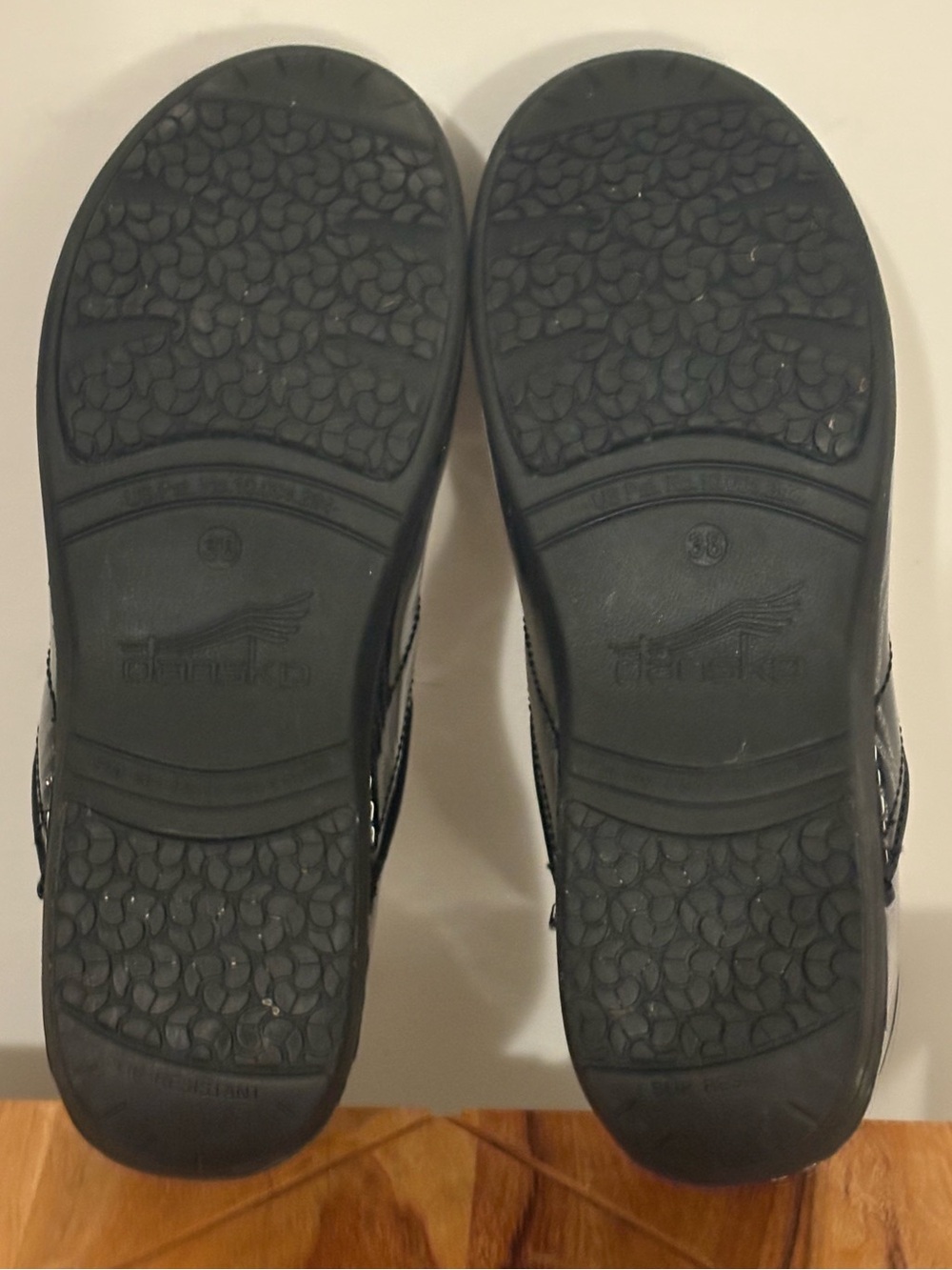 Dansko Pro XP 2.0 Glitter Wave Patent Clog - Picture 6 of 7